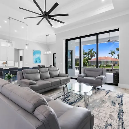 Gulf Breezes Villa
